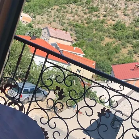 Bb *
