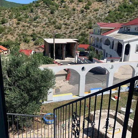 Villa Bb *